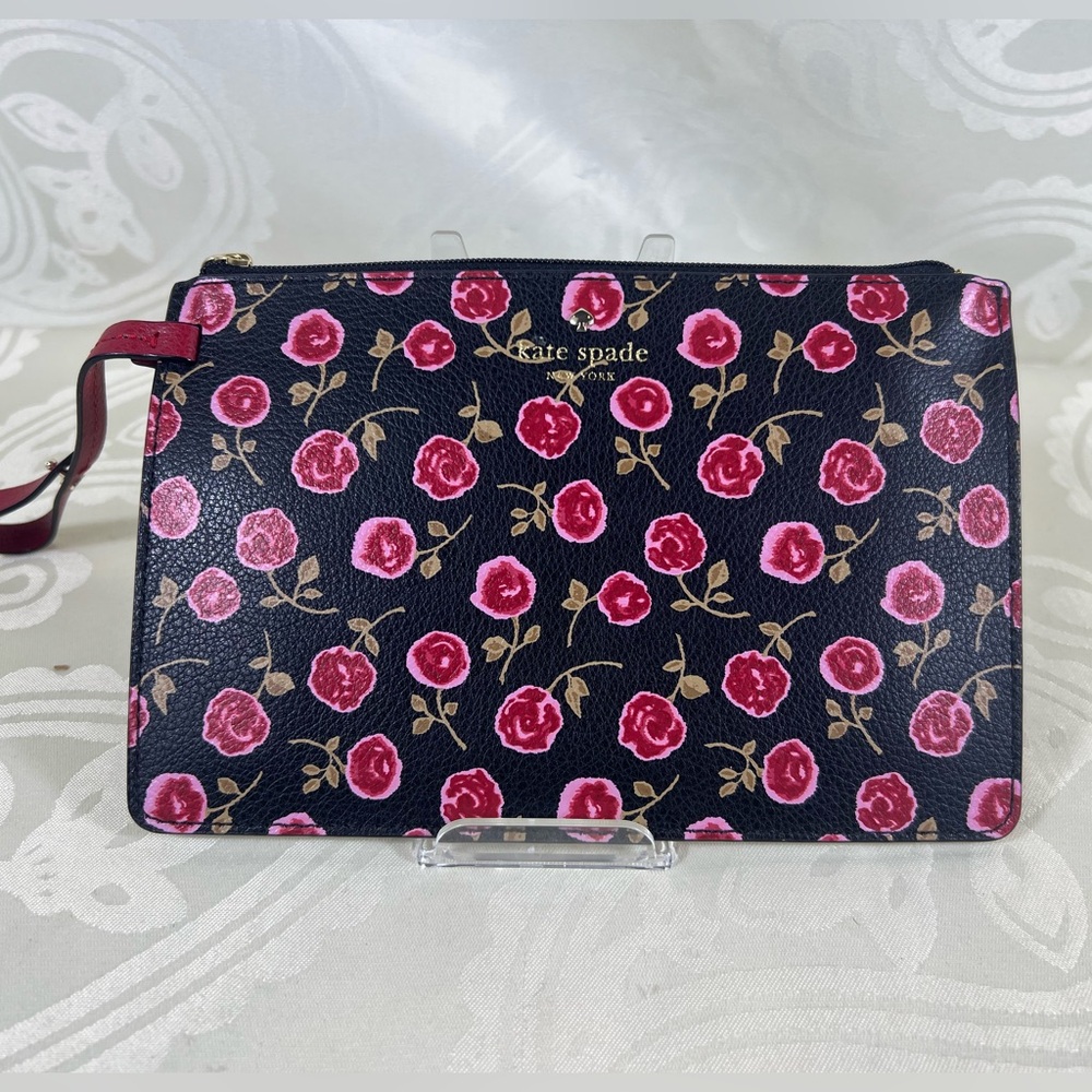 2040: NWT Kate Spade Navy Rose Print Wristlet Pouch